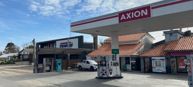Cargador eOne Axion Valdense en Nueva Helvecia, Colonia