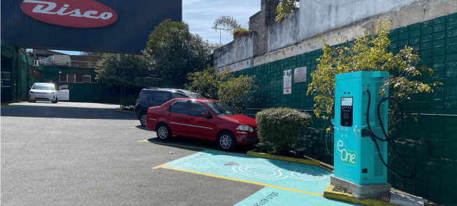 Cargador eOne Disco Fresh Market Legrand en Montevideo